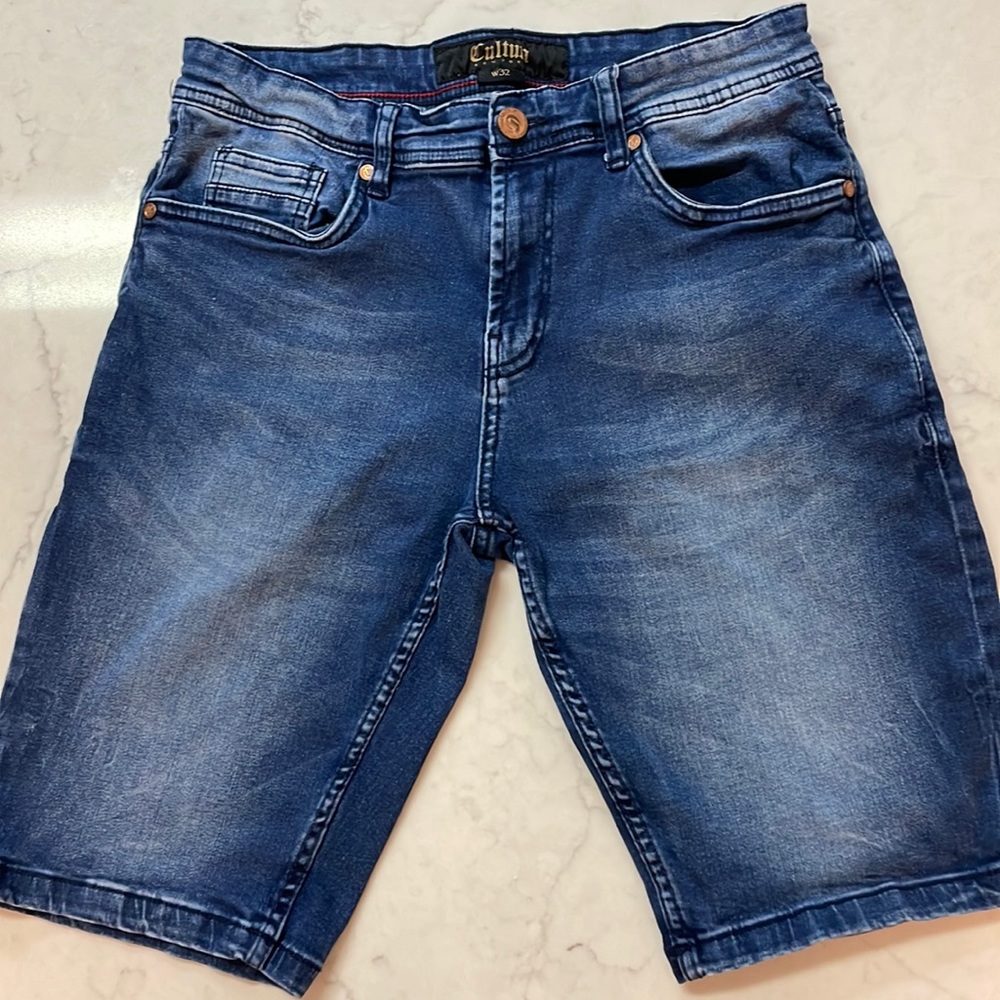 Men’s Stretch Cultura Denim Shorts Size 32